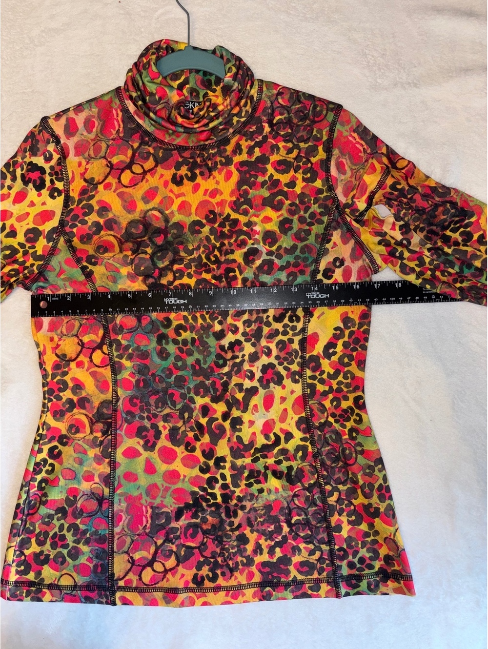 Sno Skins Mock Neck Top Long Sleeve Animal Print M - Picture 3 of 8